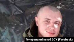 Vitaliy Skakun, 137 ayrı deñiz piyade batalyonınıñ müendis-sapör bölüginiñ sapörı. 2022 senesi fevralniñ 24-nde Rusiye ordusınıñ tank kolonnasını toqtatmaq içün Geniçesk avtomobil köprüni patlatqanda elâk oldı. Köpürni bombaladı, özü çıqıp olamadı