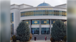 Diňle: Aç-hor ýaşaýan näsaglar zerur bejergileri alyp bilmeýär