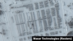 Grumbullim ushtarak: Zbulohen autoblindat ruse afër Ukrainës