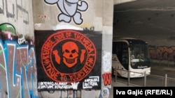 Një grafiti në qendër të Beogradit dedikuar grupit rus Wager.