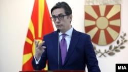 претседателот на Северна Македонија Стево Пендаровски. 