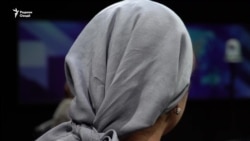 "Он схватил меня за волосы, потащил, сбросил мой сатр"