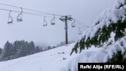Qendra e skijimit në Brezovicë ka nëntë teleferikë për të njëjtin numër të pistave të skijimit - më e gjata prej të cilave është 3.500 metra.