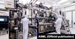 სტეპერის აწყობა, კომპანია ASML