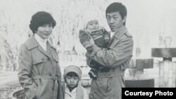 Султангазы Орозобеков жубайы, маркум Бурулкан Исмаил кызы менен.