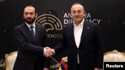 Հայաստանի և Թուրքիայի արտգործնախարարներ Արարատ Միրզոյանի և Մևլութ Չավուշօղլուի հանդիպումը Անթալիայում, 12-ը մարտի, 2023թ.