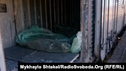 Tijela ruskih vojnika u hladnjači na željezničkoj stanici Voznesensk u Ukrajini, 16. mart 2022.