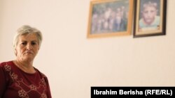 Hamdie Gashi nga Tërrnje, e mbijetuar e luftës në Kosovë. 