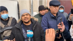 Төкмө акын Болот Назаров үй камагына чыкты