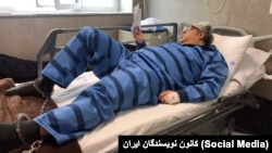 بکتاش آبتین در تیرماه امسال پس از انتقال به بیمارستان