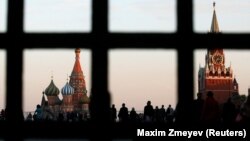 Ndërtesa e Kremlinit dhe Katedralja e Shën Vasilit në Moskë. Fotografi ilustruese nga arkivi. 
