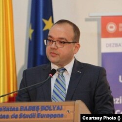 Profesorul Valentin Naumescu consideră că trei țări din UE ar putea pune probleme în ceea ce privește duritatea sancțiunilor.