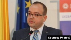 Valentin Naumescu crede că Vladimir Putin nu va ieși complet din manevrele militare de la frontierele Ucrainei și nu va mai face niciun gest pentru că ar însemna practic că a fost umilit în această strategie.