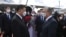 Касым-Жомарт Токаев (справа) встречает в аэропорту Си Цзиньпина. Нур-Султан, 14 сентября 2022 года
