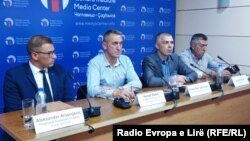 Učesnici debate u Medija centru u Čaglavici: Aleksandar Arsenijević, predsednik Građanske inicijative "Srpski opstanak" iz Severne Mitrovice, Nenad Rašić, predsednik Demokratske napredne stranke i Aleksandar Jablanović koji predvodi Partiju kosovskih Srba, 22. jul 2022.