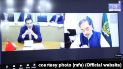 گفت‌وگوی معینان وزارت‌های خارجه چین و پاکستان با معین وزارت خارجه افغانستان.