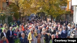 Присутните на отворањето на македонскиот клуб во Благоевград.