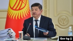 Акылбек Жапаров.