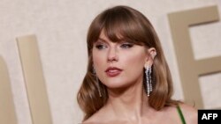 Тейлър Суифт на наградите "Златен глобус", Бевърли Хилс, Калифорния, 7 януари 2024 г.