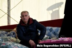 1991 წელს დამოუკიდებლობის აღდგენის აქტზე ხელი თენგიზ მამფორიამაც მოაწერა.