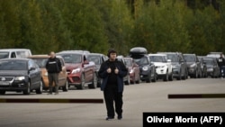 Tasdiqlanmagan ma’lumotlarga ko‘ra,  so‘nggi bir hafta ichida 300 mingga yaqin odam Rossiyani tark etgan,  asosan harbiy yoshdagi erkaklar va ularning oila-a’zolari. 