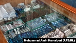 تصویر آرشیف: برخی از تابلیت که در بازار های افغانستان به طور آزاد خرید و فروش می شود