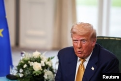 Президент США Дональд Трамп встречается с главой Еврокомиссии Урсулой фон дер Ляйен (на фото ее нет) в Тернберри, Шотландия, Великобритания, 27 июля 2025 года