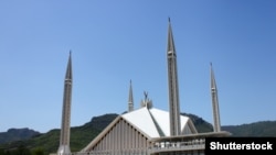 افغانستان همواره پاکستان را متهم می‎کند که سران و اعضای طالبان در مناطق قبایلی مستقر اند.