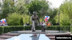 Әстерханда Тукай һәйкәле