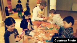 ერეკლე აბაშმაძე აღსაზრდელებთან ერთად