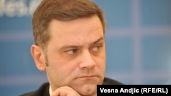 "Ja sam, pored Čedomira Jovanovića, jedini koji se zalaže da se napravi korak više u regulisanju naših odnosa": Borko Stefanović