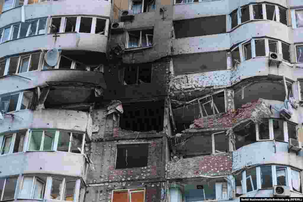 Një tjetër objekt banimi i shkatërruar nga sulmi. 