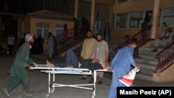 مسوول شفاخانه حوزوی ولایت بلخ وجود مشکلات زیاد در این شفاخانه را رد می‌کنند.