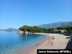 Milocer Beach, located around 400 meters north of Sveti Stefan Island.