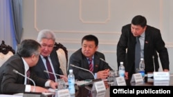 Фракция лидерлери. (Архивдик сүрөт)