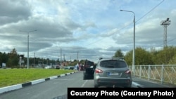 Ավտոմեքենաների հերթ Լենինգրադի մարզից մինչև Ֆինլանդիայի սահման տանող ճանապարհին, 22 սեպտեմբերի, 2022թ.
