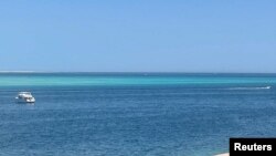 Египеттинн Хургада курорттук шаарынын жээгинин жалпы көрүнүшү.