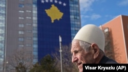 Pokušaji da se ukine Specijalni sud za ratne zločine krajem decembra bili su ozbiljno zabrinjavajući, navodi Evropska komisija (na fotografiji zgrada Vlade Kosova)