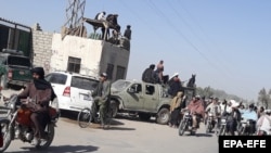 آرشیف - افراد مسلح حکومت طالبان در ولایت غور
