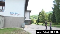 Srednja škola "Nikola Sop" u Jajcu, koja radi prema programu "dvije škole pod jednim krovom" 