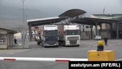 Բեռնատարներ Հայաստան-Վրաստան սահմանի Բագրատաշենի անցակետում, արխիվ