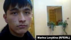 Выпускник Шульбинского детского дома Ренат Коныбаев. Семей, 5 февраля 2013 года.   