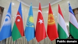 Түрк мамлекеттер уюмуна мүчө өлкөлөрдүн желектери. Бишкек. Ноябрь, 2024-жыл.