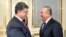 Президент Украины Петр Порошенко и министр иностранных дел Турции Мевлют Чавушоглу, Киев, 10 ноября 2014 года.