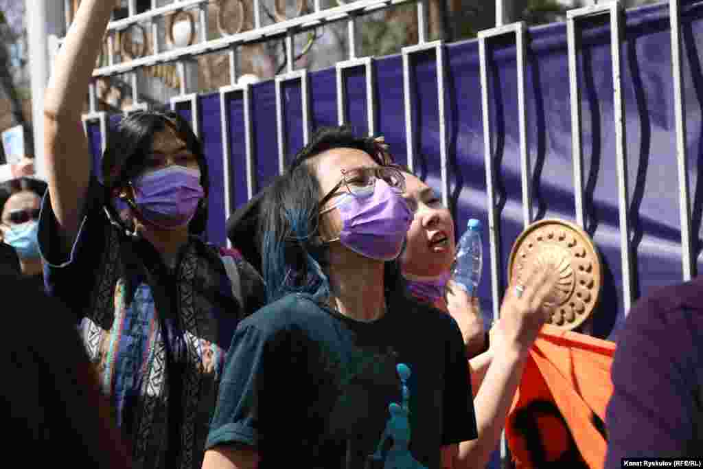 Акцияга белгилүү блогер Элдана Сатыбалдиева катышты.