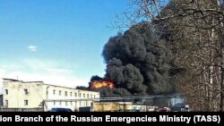 საილუსტრაციო ფოტო არქივიდან. ხანძარი რუსეთის ქალაქ კსტოვოს ნავთობის ბაზაზე. 2022 წლის მარტი