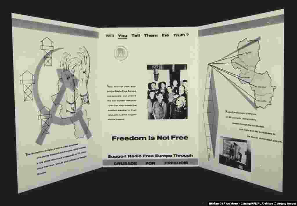 Азат Еуропа жұмысына донат жинауға үндейтін брошюра.