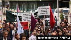 Në protestat e punëtorëve në Prishtinë u kërkua rritja e pagave.