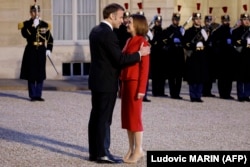 Прэзыдэнт Францыі Эманюэль Макрон і прэзыдэнтка Малдовы Мая Санду. Парыж, 10 сакавіка 2025 году