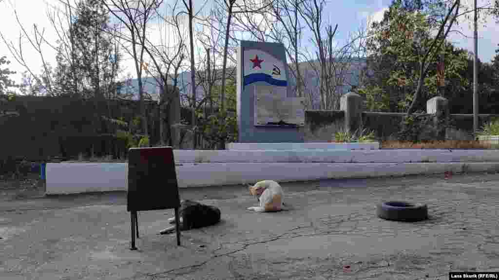 Пам'ятник підводникам-чорноморцям підфарбували перед 9 травня